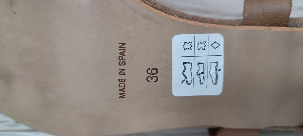 Бежови велурени сандали Eddie Bauers nr.36/37