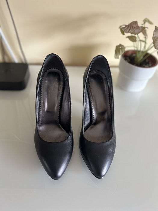 Pantofi cu toc din piele naturala, marimea 37