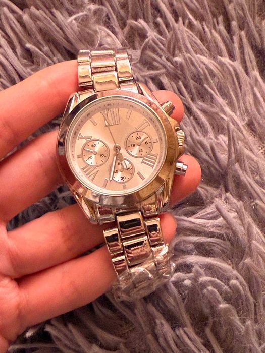 Часы ручные: женские