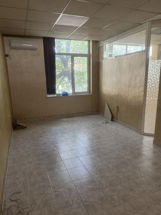 Офис под наем без обзавеждане