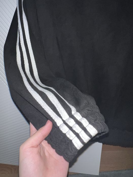 Зипка адидас оригинал, размер: M, город Астана.