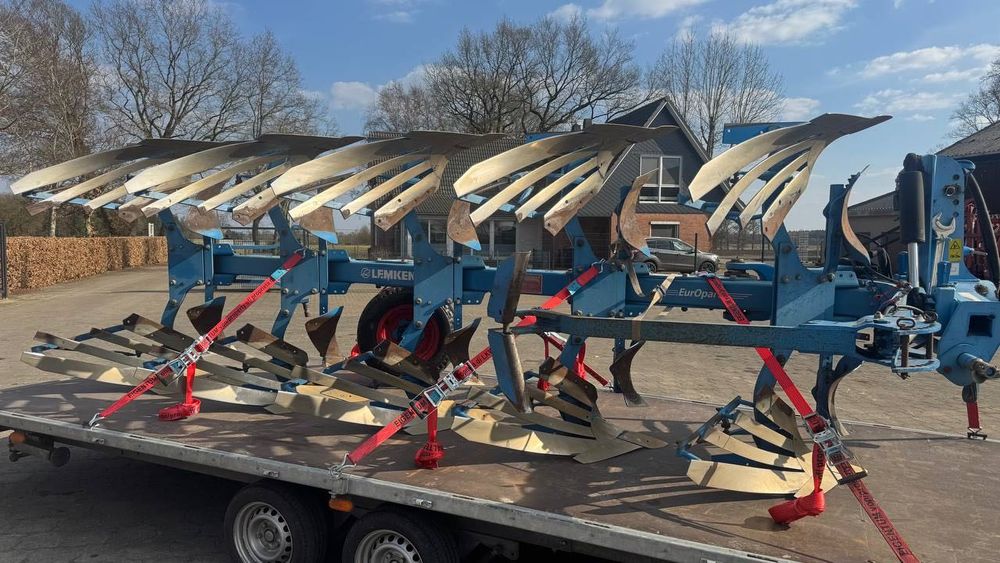Lemken Europal 8 . Claas Arion, Case Puma, Belarus tortadi