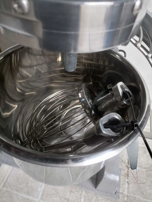 Планетарен миксер- 10,15,20,30литра.Планетарни миксери