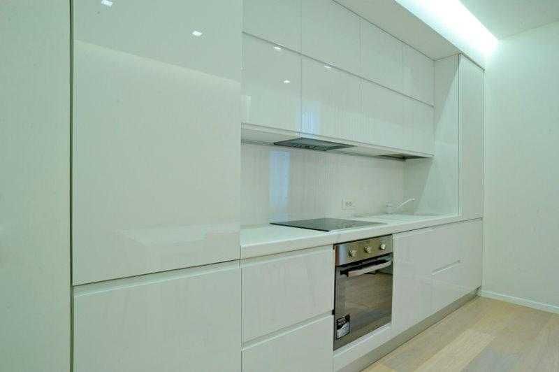 Продава се Четиристаен апартамент в София, Изток - 116 кв.м за 1854 €/кв.м - Снимка #2