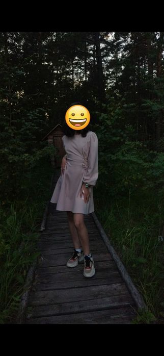 Платье светло-бежевое