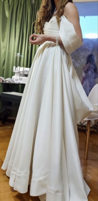 Булчинска рокля-американски тежък сатен