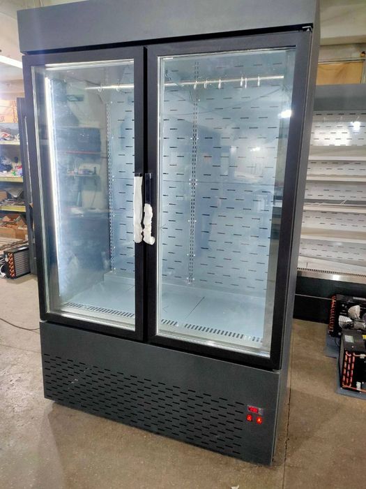 Vitrinniy holadilnik