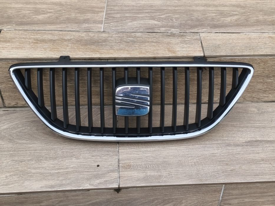 Grila centrala Seat Exeo 3R0853654