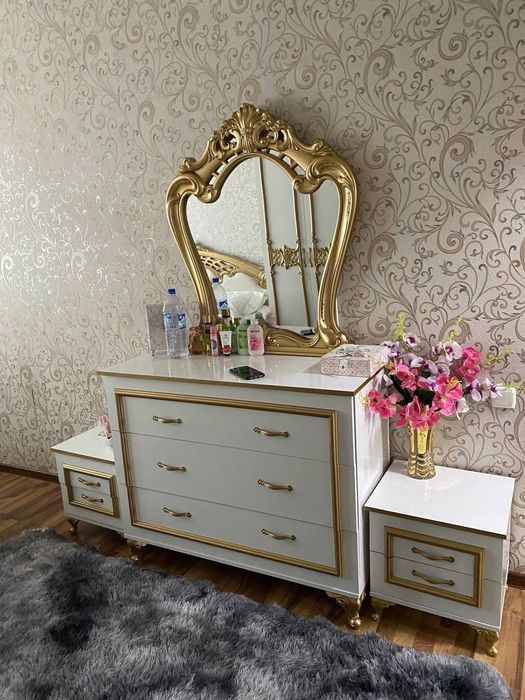 2 xonali kvartira sotiladi