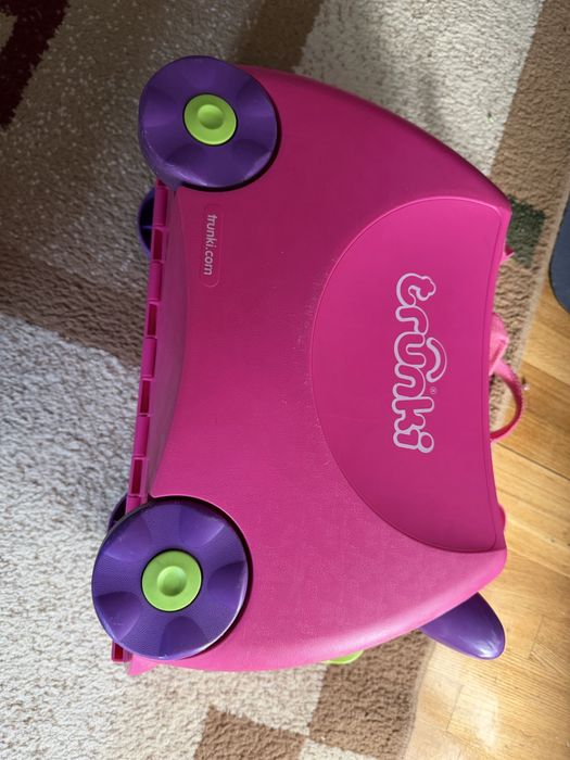 Чемодан trunki розовый