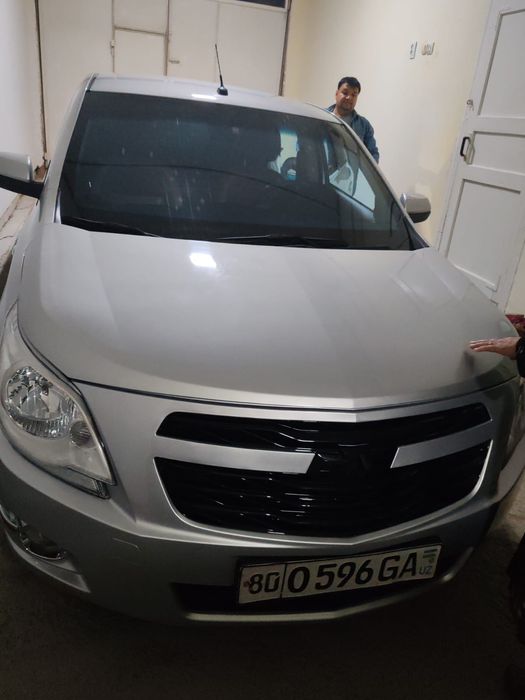 Машина сотилади холати ало бензинда умуман газ куйилмаган,краска 30 фо