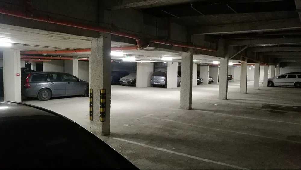 Паркомясто в закрит паркинг