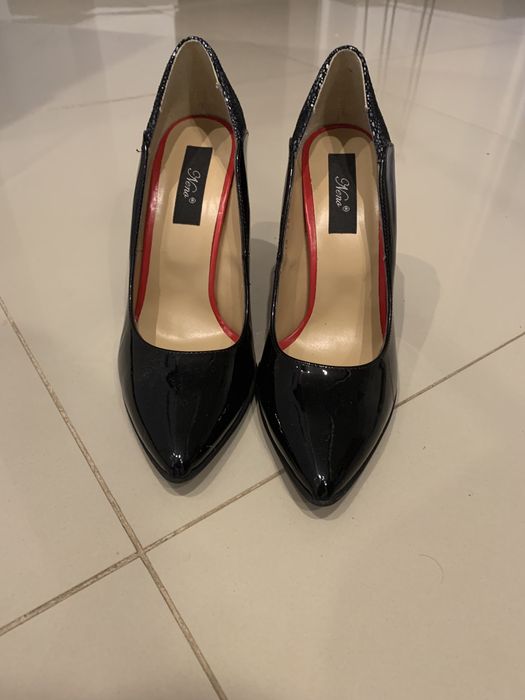 Vând pantofi de piele naturală NOI