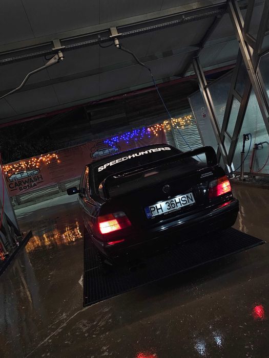 Bmw e36 318is sedan