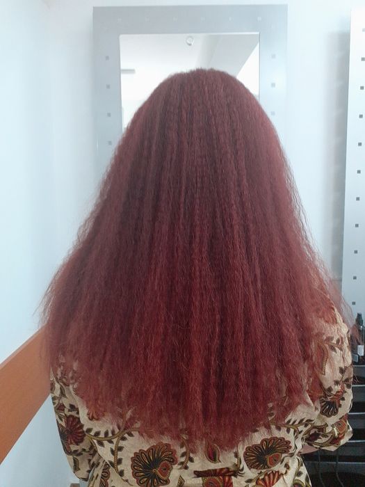 Tuns vopsit pensat aranjat păr pensat,makeup, tratament facial