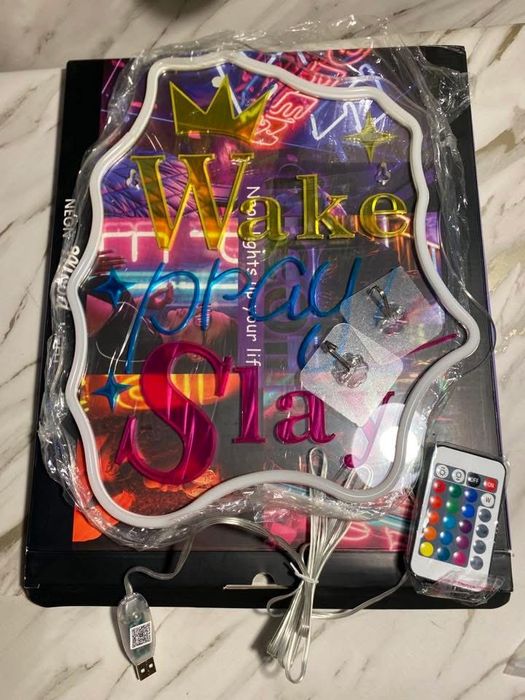 Lampa RGB cu mesaj motivational