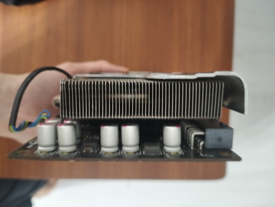 Продам GeForce GTX 580