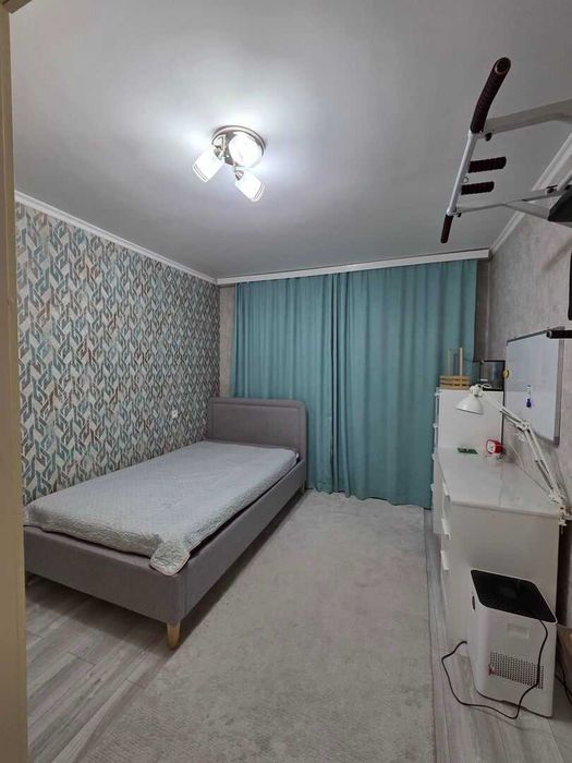 Продается 3комнатная квартира , 8мкр