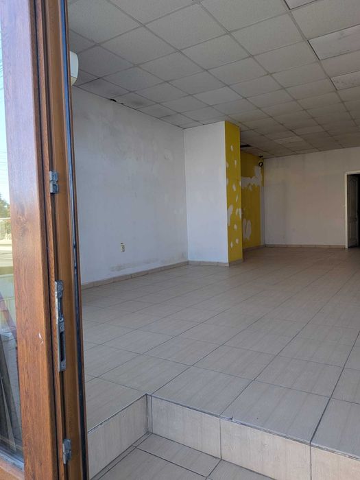 De inchiriat SPATIU COMERCIAL 65 mp Ghimbav, DN1