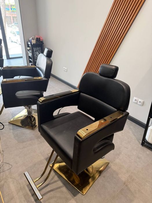 Stilistlar uchun oyna va kreslo