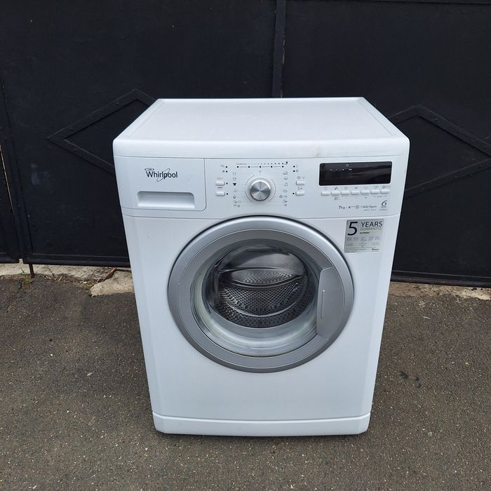Whirlpool  / model slim. Verificată si probată.  Perfect functionala.