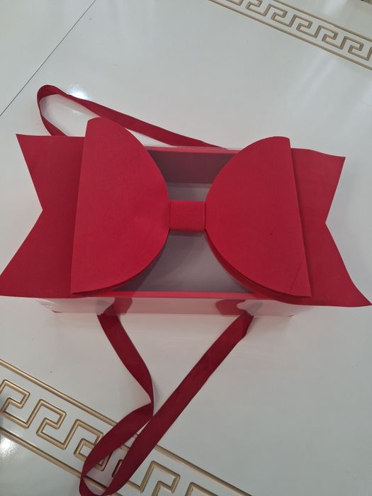 Подарочный коробка