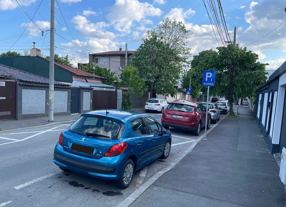 Peugeot 207 automat robotizat cu padele la volan