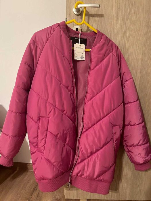 Geaca bomber cu eticheta