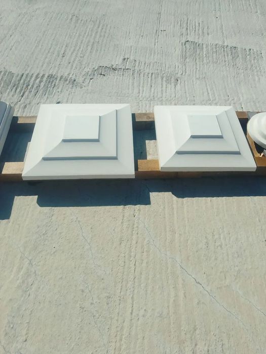 Vindem coame și capace de gard