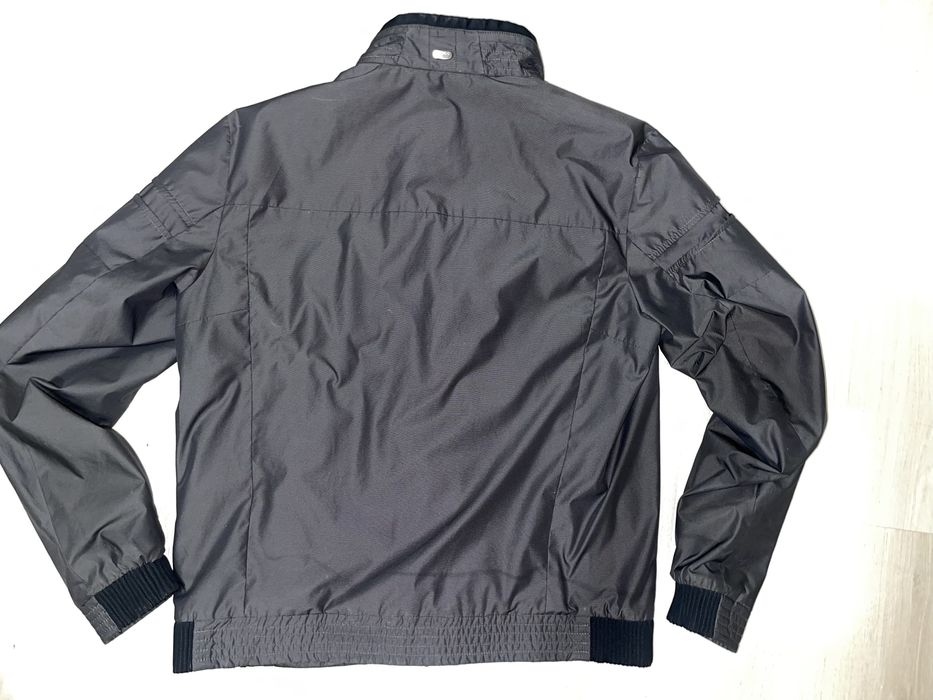 Geaca  firma Hugo Boss !