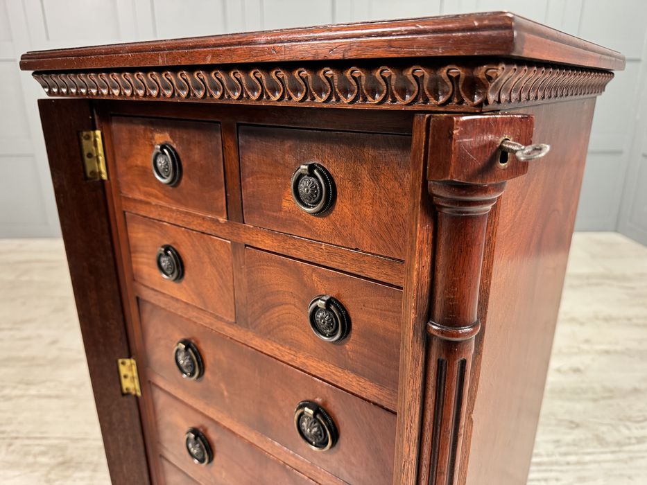 Винтидж, английски, малък скрин масив К066