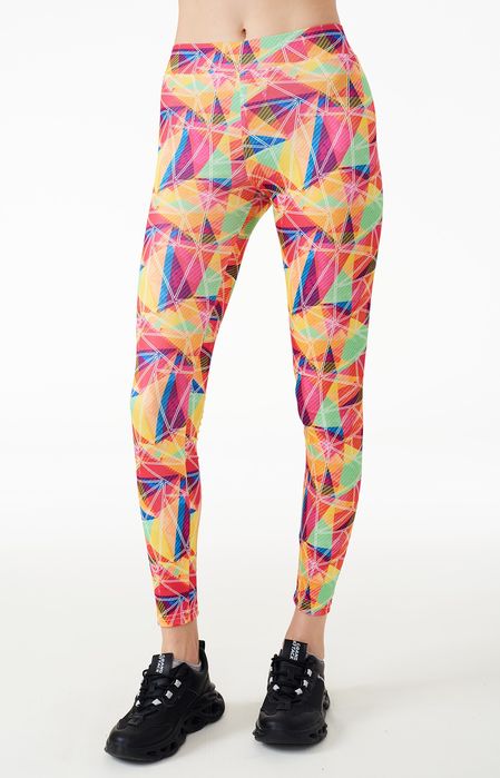 Клин за бягане- отговаря на всички изисквания на
трениращите джогинг и