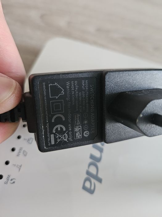 Router Tenda N300, alb