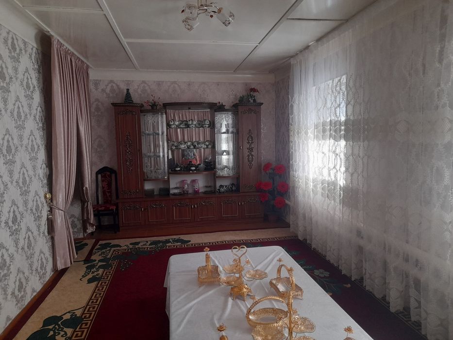 Ташкент вилоят бостонлих тумани абаида  6 хонали уи ва 2 хона времена