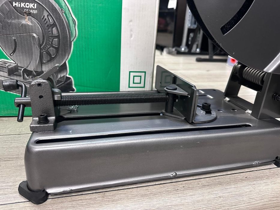 Amanet F28: Debitator metale stationar HiKOKI CC 14SF