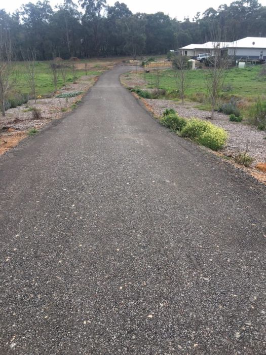 Asfalt frezat/ beton concasat/pamant vegetal/ nisip/ balast/ piatra