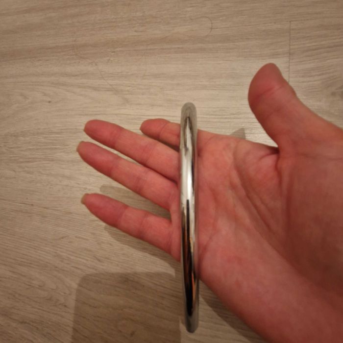 Manere mobilier metalice