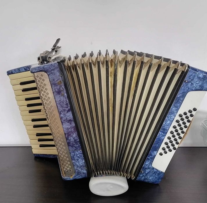 Vand de 32 de basi Acordeon