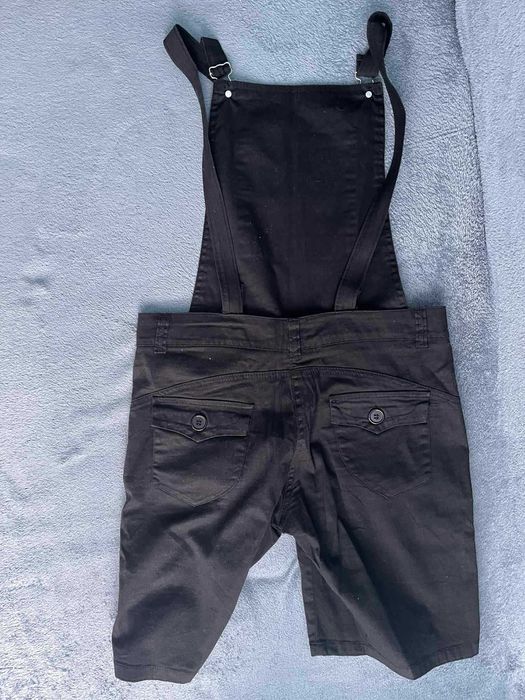 Черен дамски къс гащеризон с джобове