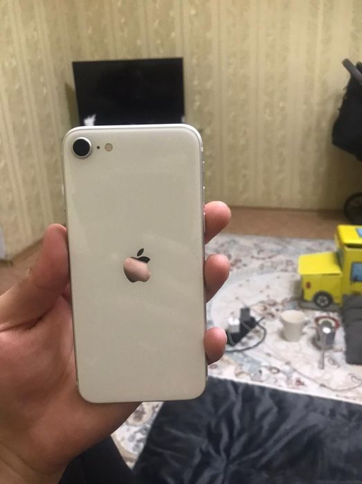 Iphone se 2 белый 64
