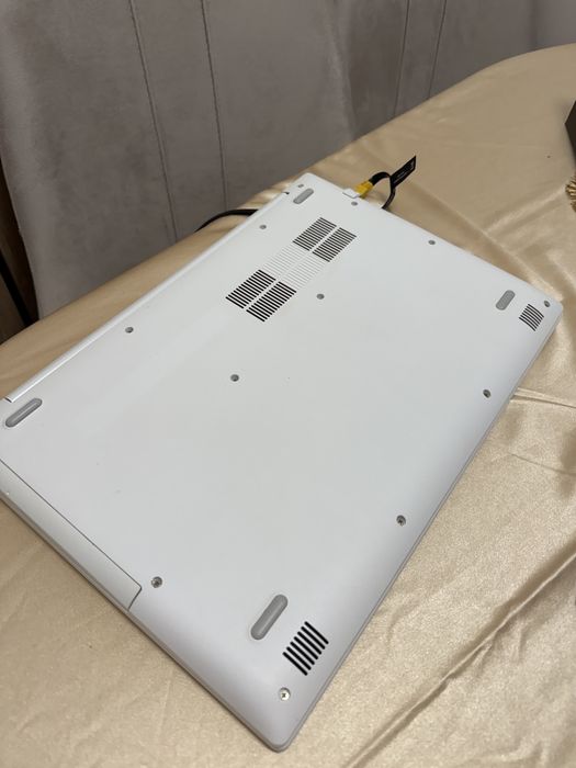 Laptop Lenovo Ideapad 320 impecabil nou negociabil