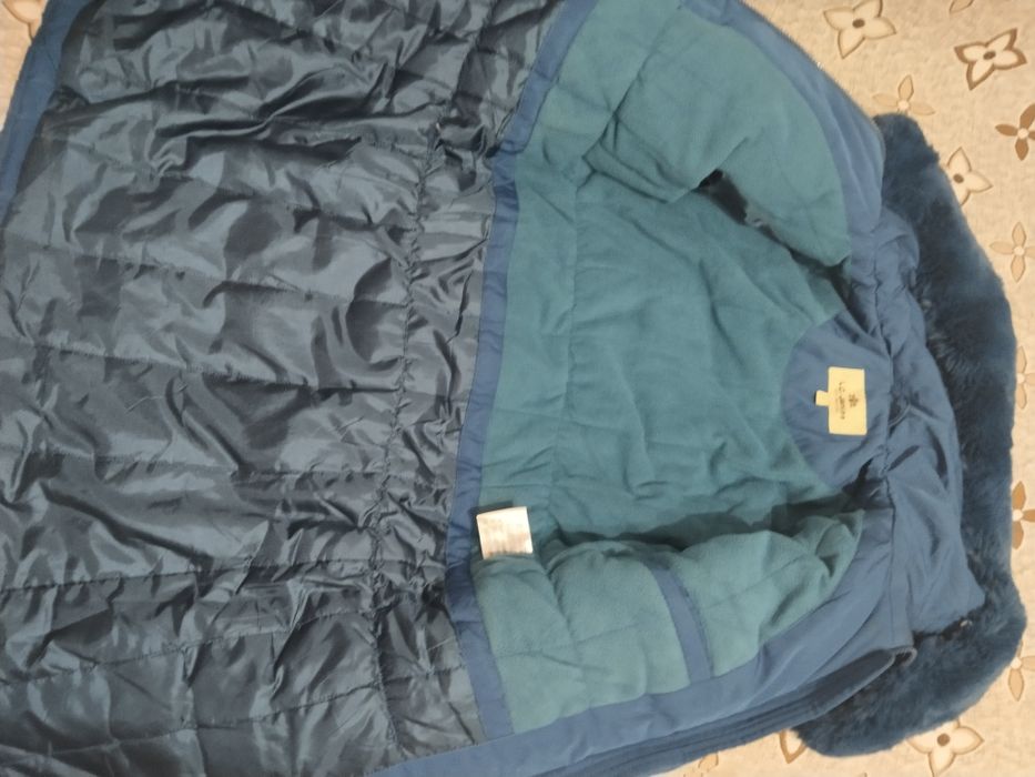 Продам зимнию куртку на девочку