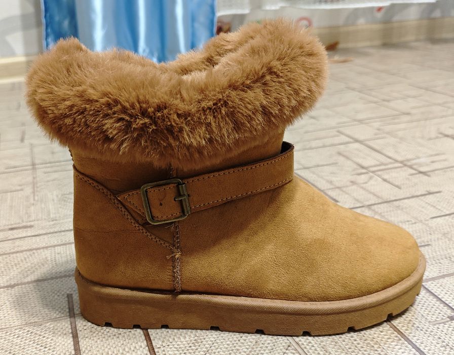 Угги            .