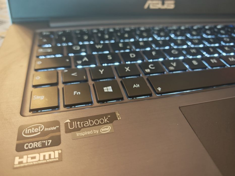 Laptop ASUS Taichi 31 i7, 4GB RAM, două ecrane, defect, fără SSD sau dezmembrez