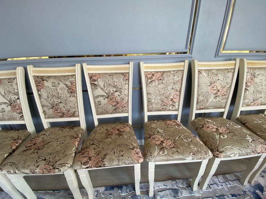 Стулья в хорошем состояний