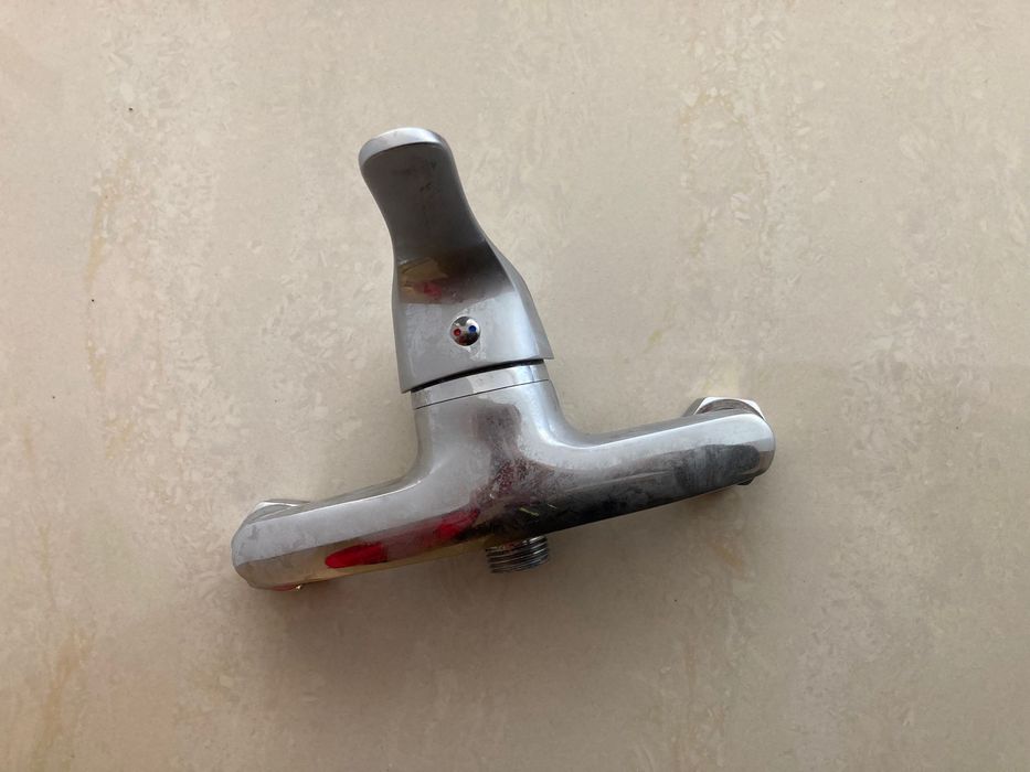 Baterie dus . Baterie baie. Baterie lavoar. Baterie chiuveta + ventil