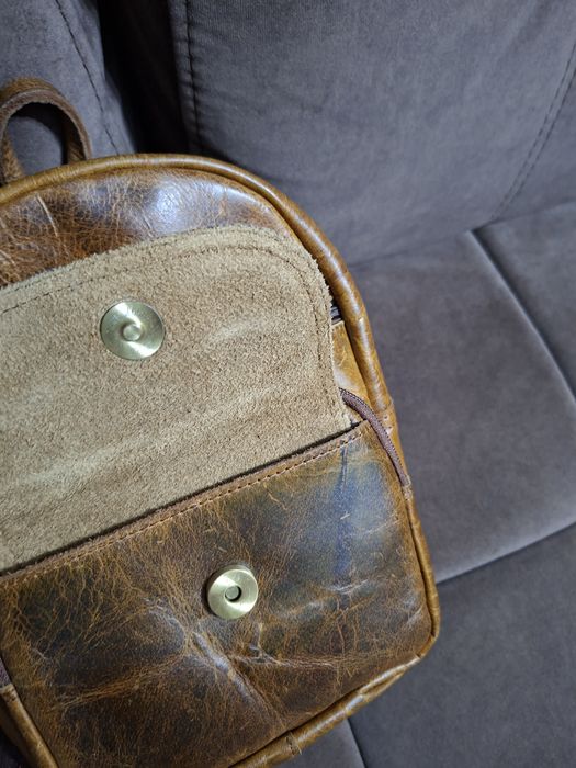 Продам кожаный рюкзак.