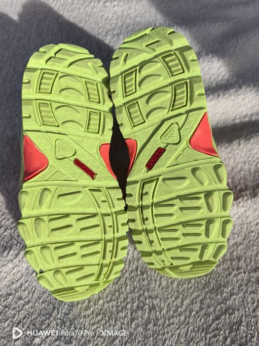 Обувки за момче 26 номер nike air Jordan и adidas terex gore tex