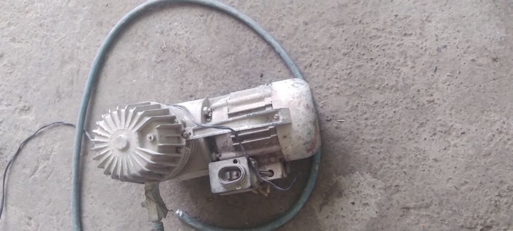 Kampereser sotilade xolade yaxshe mato're rasiski 1 yarim kv 220 ishla