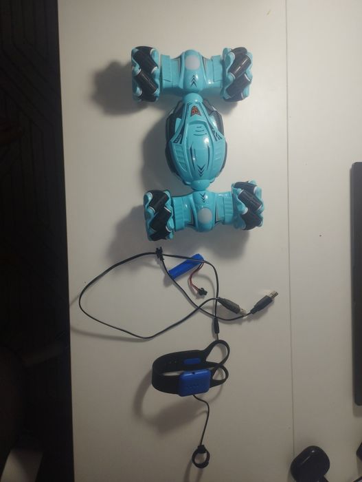 Машинка на радиоуправлении